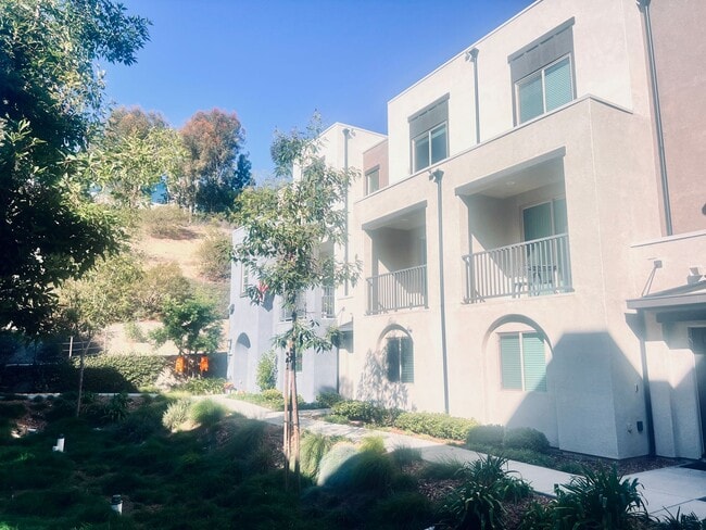 2454 Verano Wy. in Vista, CA - Building Photo - Building Photo