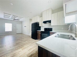 18 Kentucky St in Alton, TX - Building Photo - Building Photo