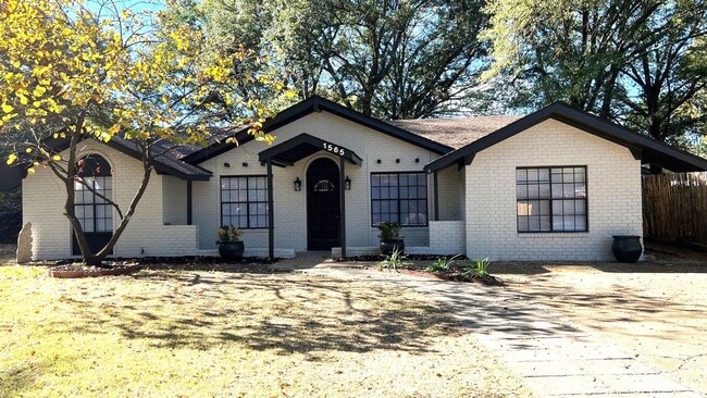 property at 1565 Lightwood Cove