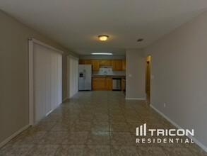 5289 Gwen Ln in Spring Hill, FL - Building Photo - Building Photo