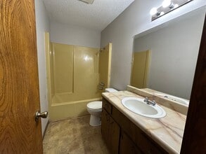 710 E O St in Russellville, AR - Building Photo - Building Photo