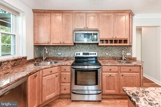 3057 S Buchanan St in Arlington, VA - Building Photo - Building Photo
