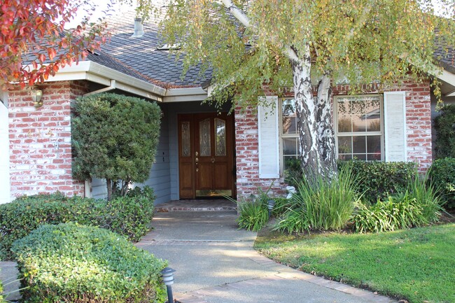 414 Cork Oak Way in Lodi, CA - Foto de edificio - Building Photo