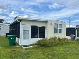 14725 NW 1st Pkwy in Okeechobee, FL - Building Photo