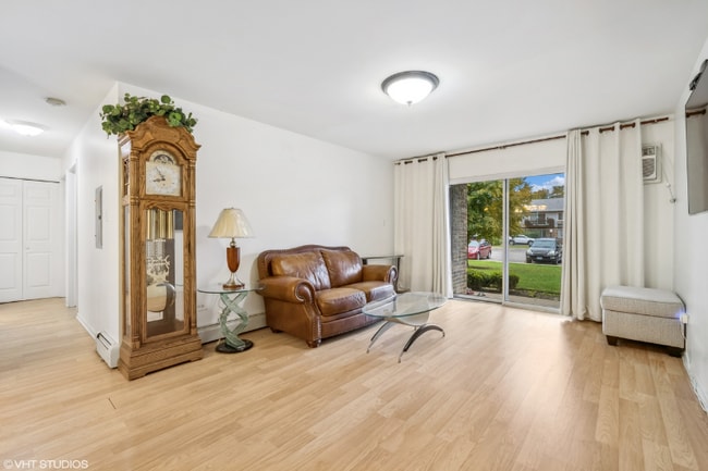 931 Jonathan Ct in Prospect Heights, IL - Foto de edificio - Building Photo