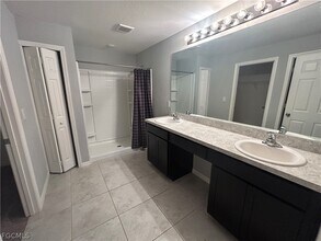 3921 NE 15th Pl in Cape Coral, FL - Building Photo - Building Photo