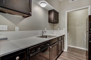 1820 N Garrett Ave in Dallas, TX - Building Photo