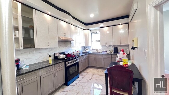 502 E 5th St in Brooklyn, NY - Building Photo - Building Photo