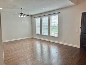 10550 Tenneyson Ridge Dr in Irving, TX - Building Photo - Building Photo