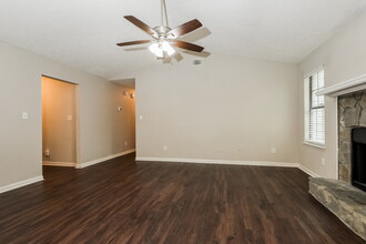 10319 Briarbay Loop in Jonesboro, GA - Building Photo - Building Photo