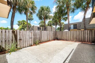 624 6th Way in West Palm Beach, FL - Building Photo - Building Photo