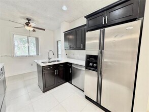 16320 Malibu Dr in Weston, FL - Building Photo - Building Photo