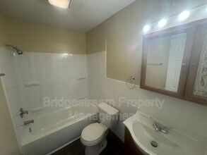 4650 Wayne Meadows Cir in Dayton, OH - Building Photo - Building Photo