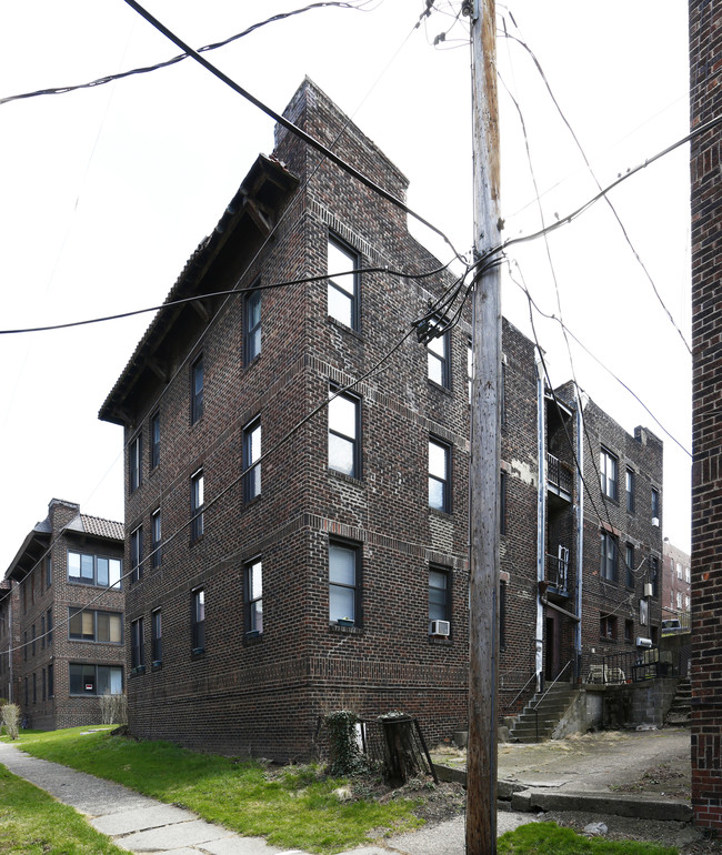 5854 Alderson St in Pittsburgh, PA - Building Photo - Building Photo