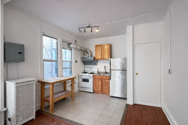 96-13 Metropolitan Ave in Queens, NY - Building Photo - Building Photo