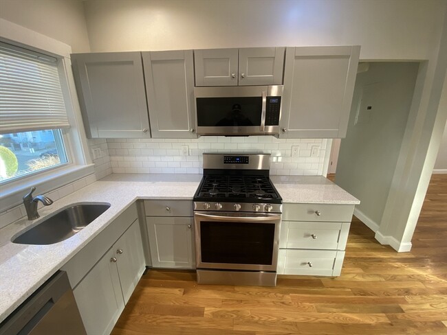 551 Park St in Boston, MA - Building Photo - Building Photo