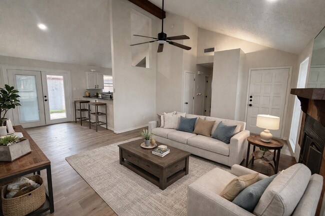 418 S Las Vegas Trail