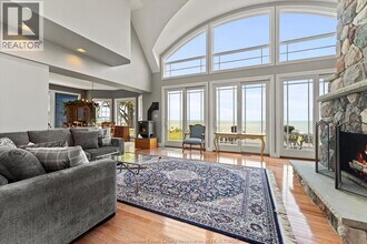 1094 Lilydale Ave in Lakeshore, ON - Building Photo - Building Photo