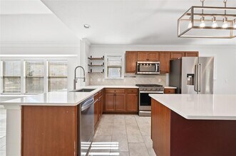 6909 Bay City Bend in Austin, TX - Building Photo - Building Photo