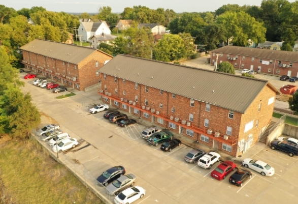 Campus Apartments in Warrensburg, MO - Building Photo