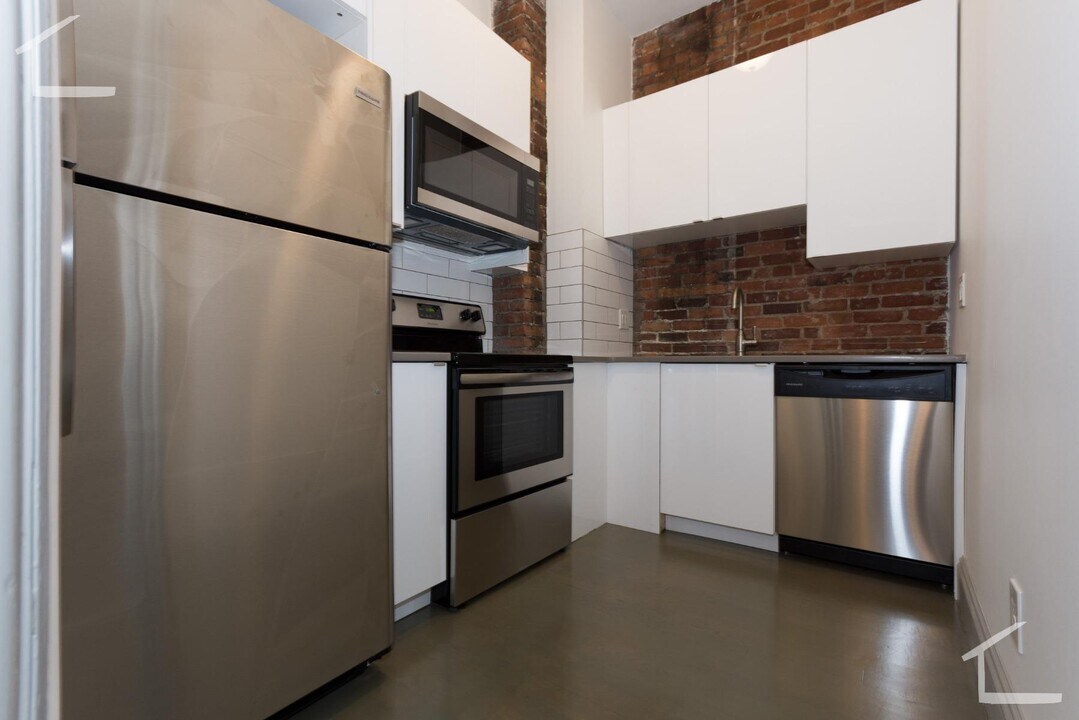 11 Belvidere St, Unit 7 in Boston, MA - Building Photo