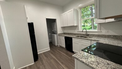 102 7th St SW, Unit 3 in Paris, TX - Building Photo - Building Photo