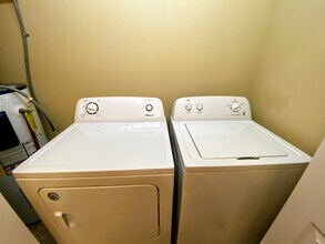 2000 Meadow Ct in Des Moines, IA - Building Photo - Building Photo