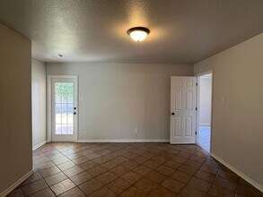 3822 Julia Cir in Corpus Christi, TX - Foto de edificio - Building Photo