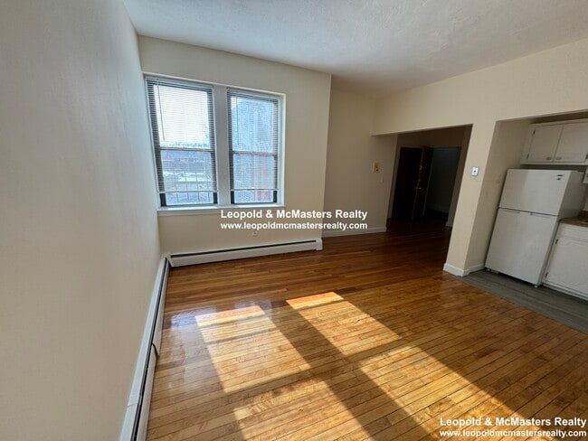 64 Brighton Ave, Unit 207 in Boston, MA - Building Photo - Building Photo