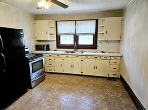 1206 E Myrtle Ave in Johnson City, TN - Building Photo - Building Photo