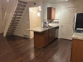 1221 E Waterside Cv, Unit 33 in Cottonwood Heights, UT - Foto de edificio - Building Photo