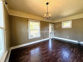 9456 N Charleston Ave in Portland, OR - Building Photo - Building Photo