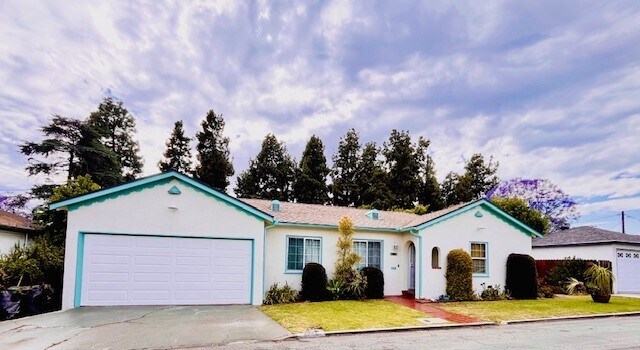 7947 Rhea Vista Dr in Whittier, CA - Building Photo
