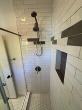 12101 Freeman Ave, Unit B in Hawthorne, CA - Foto de edificio - Building Photo