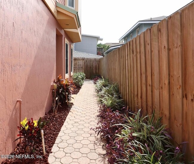 1111 1st St N in Jacksonville Beach, FL - Building Photo - Building Photo