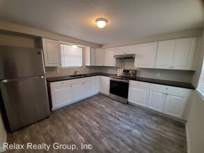 6328 Brentwood Ave in Sarasota, FL - Building Photo - Building Photo