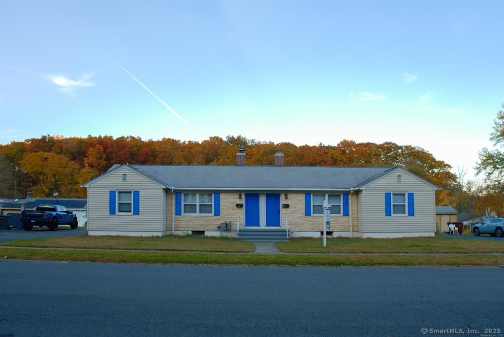 111 Irving St in Naugatuck, CT - Building Photo