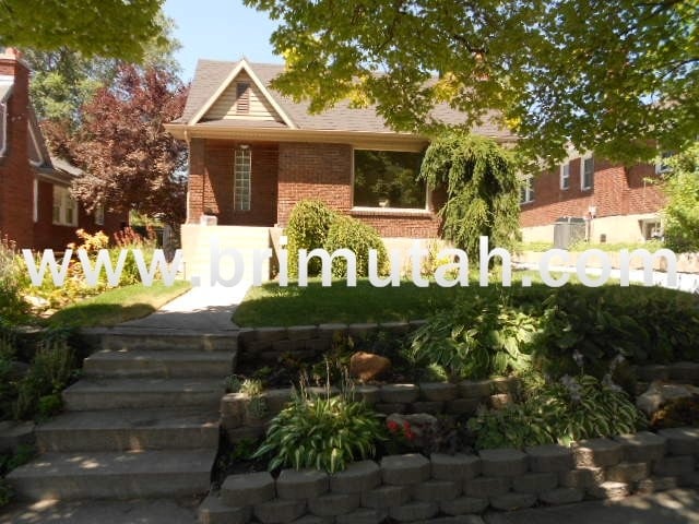 property at 1341 Kensington Ave