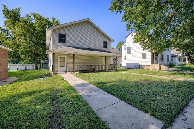 property at 4919 Lowell Ave