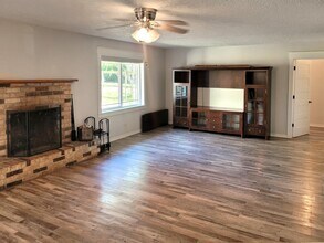 1640 Scroggins Ln in Waller, TX - Building Photo - Building Photo