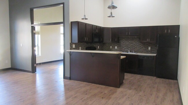 Coventry Lofts in Cedar Rapids, IA - Building Photo - Building Photo