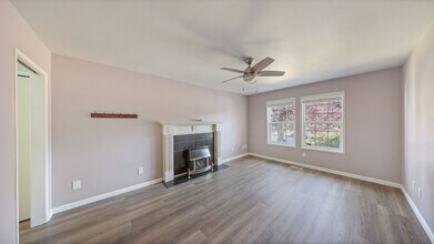 1145 SW 6th Ave in Oak Harbor, WA - Building Photo - Building Photo