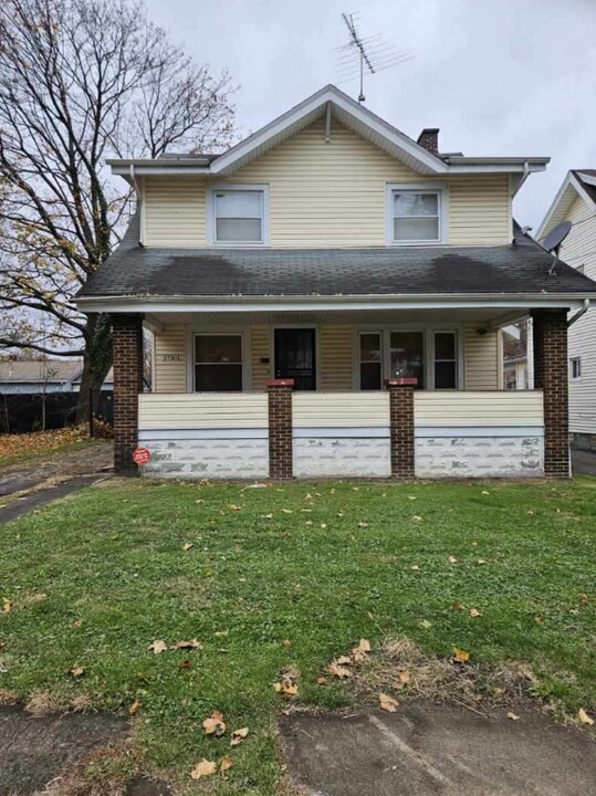 3730 Erie St in Youngstown, OH - Building Photo