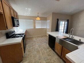 24431 Ridgewood Rd in Murrieta, CA - Building Photo - Building Photo