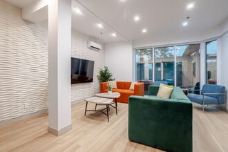 Utopia in Dorval, QC - Foto de edificio - Building Photo