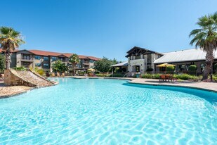 Legacy Brooks in San Antonio, TX - Building Photo