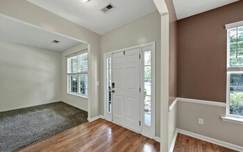 325 Afton Ln in Columbia, SC - Building Photo - Building Photo