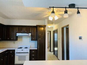 1806 S White Oak Cir in Wichita, KS - Building Photo - Building Photo