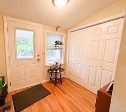 156 W Main St in Milford, CT - Building Photo - Building Photo