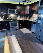 1872 Higby Dr, Unit B in Stow, OH - Building Photo - Building Photo